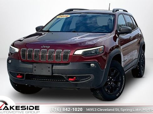Used 2019 Jeep Cherokee Trailhawk w/ Comfort & Convenience Group image 1