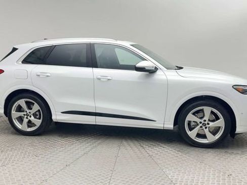 Used 2025 Audi Q5 Prestige image 9
