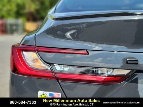 Used 2025 Toyota Camry SE image 9