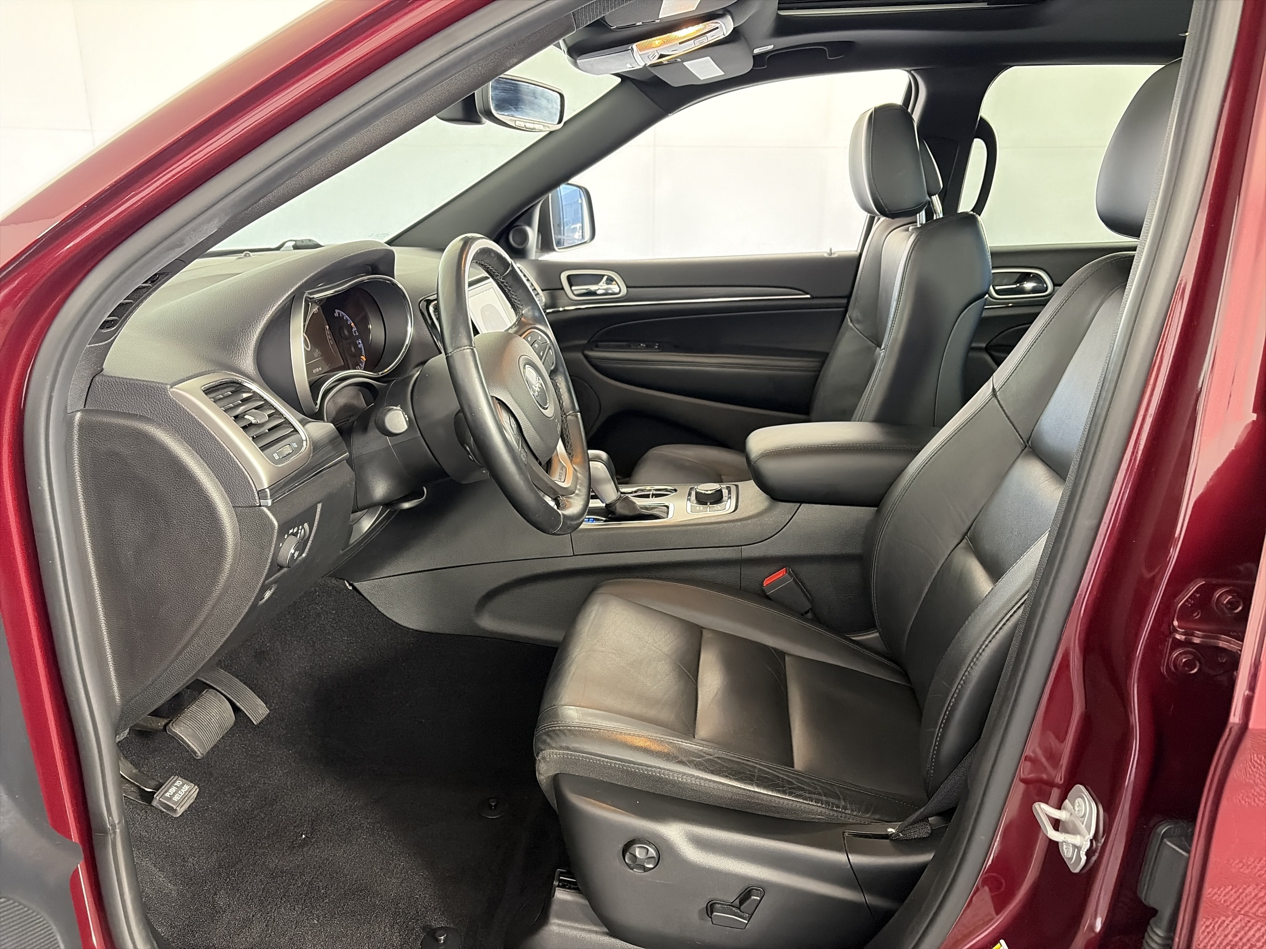 Used 2020 Jeep Grand Cherokee Limited AWD/4WD image 6