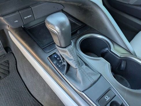 Used 2021 Toyota Camry SE w/ Convenience Package image 27