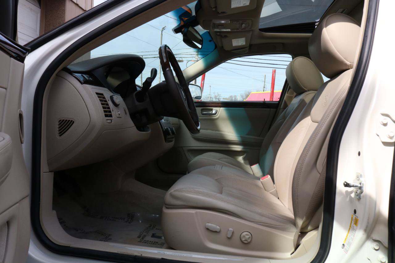 Used 2009 Cadillac DTS w/ Sun And Sound Package FWD image 22