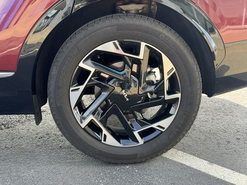 Used 2024 Kia Sportage SX image 7