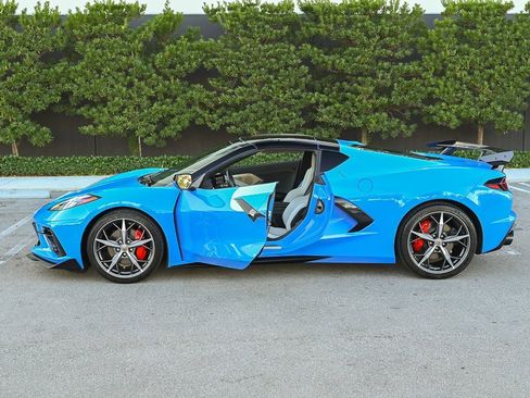 Used 2021 Chevrolet Corvette Stingray Preferred Cpe w/ Engine Appearance Package image 8