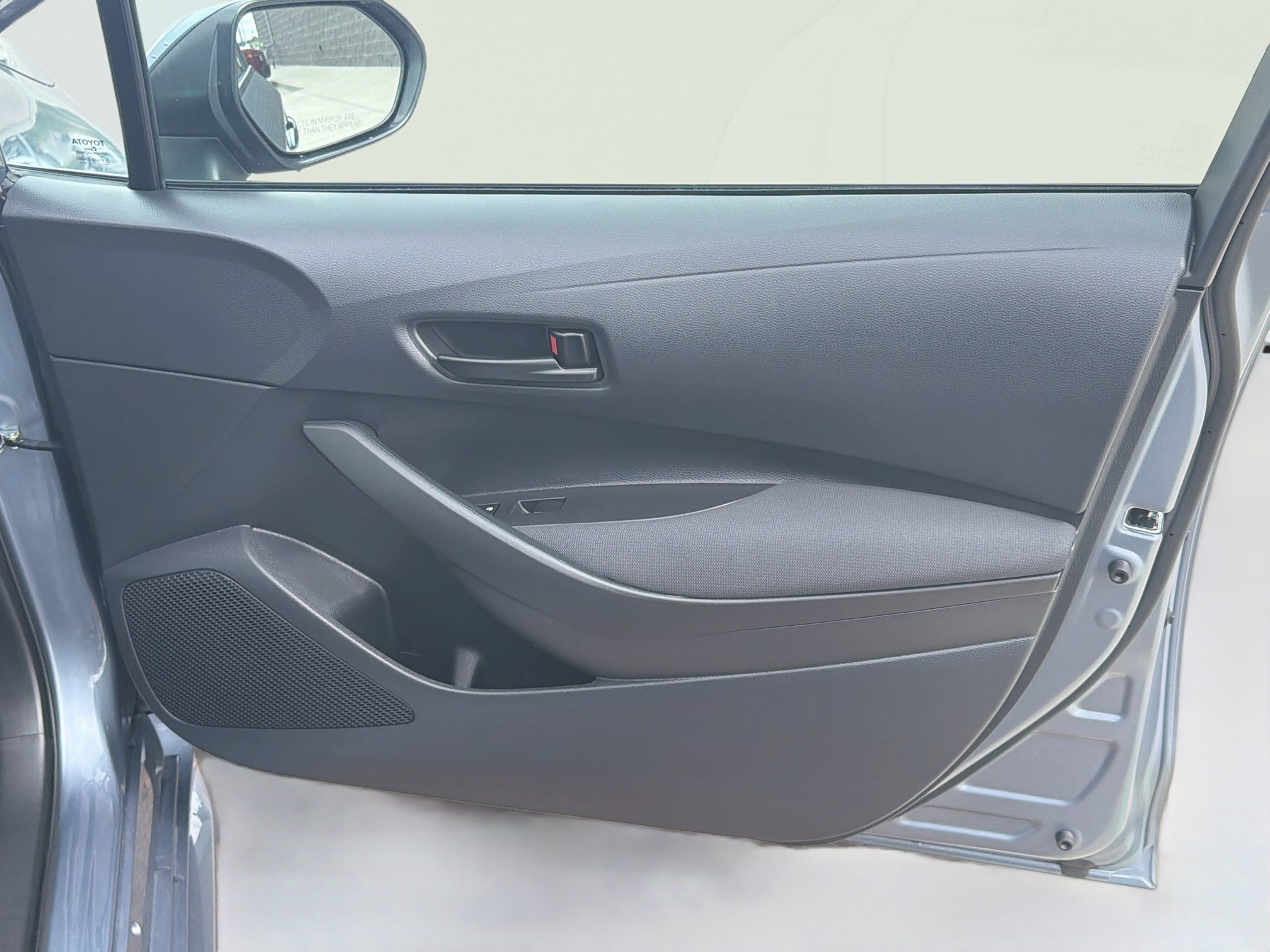Used 2026 Toyota Corolla LE FWD image 32