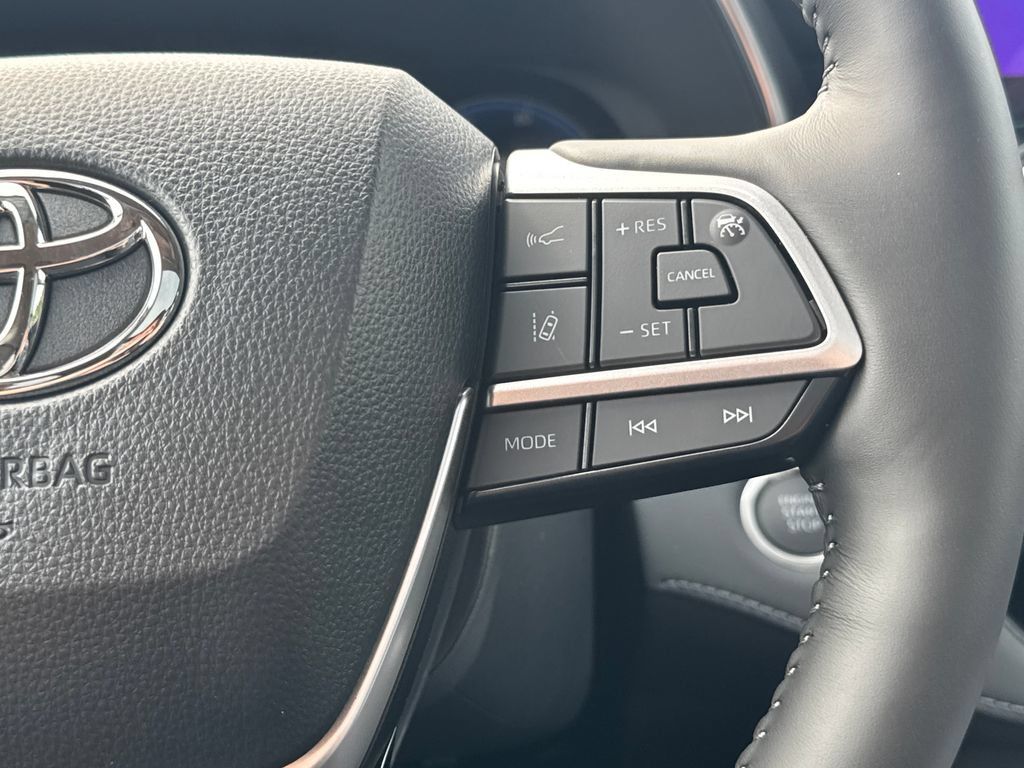 New 2026 Toyota Highlander Platinum AWD/4WD image 22