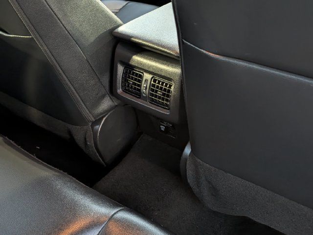 Used 2025 Toyota Camry SE FWD image 30
