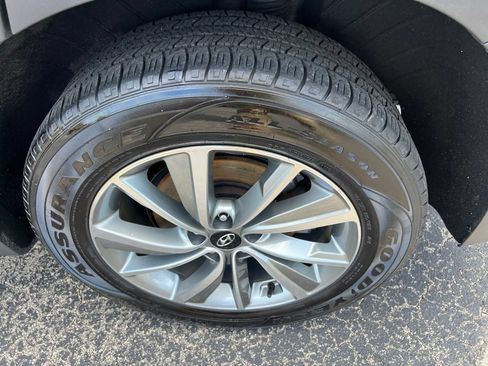 Used 2019 Hyundai Santa Fe SEL FWD image 43