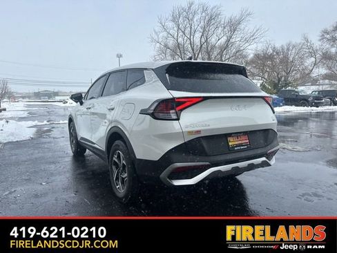 Used 2023 Kia Sportage LX image 9
