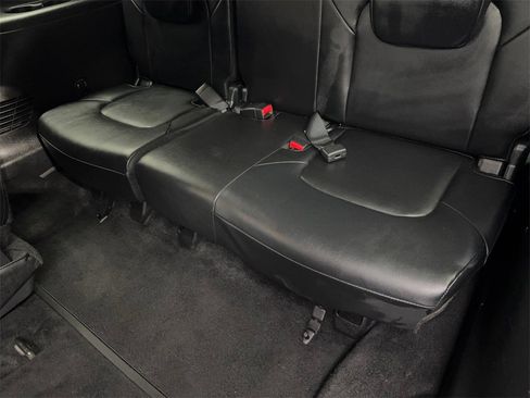 Used 2024 Nissan Armada SL image 38