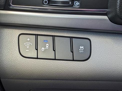 Used 2018 Hyundai Elantra SEL FWD image 26