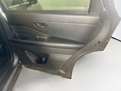 Used 2023 Nissan Pathfinder SV image 31