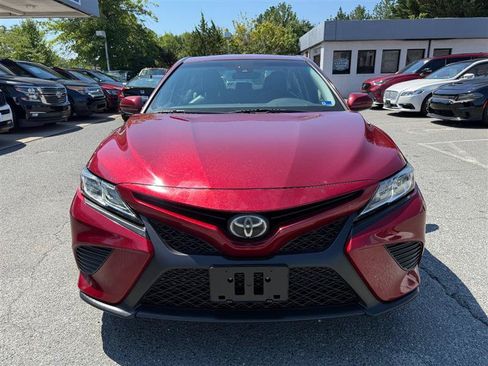 Used 2018 Toyota Camry SE FWD image 3