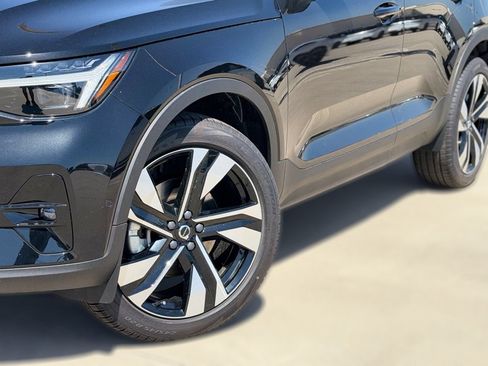 New 2026 Volvo XC40 B5 Plus w/ Climate Package AWD/4WD image 7