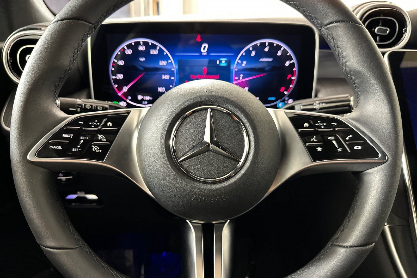 Used 2026 Mercedes-Benz GLC 300 image 22