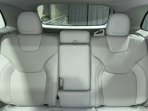 Used 2020 Jeep Cherokee Limited image 22