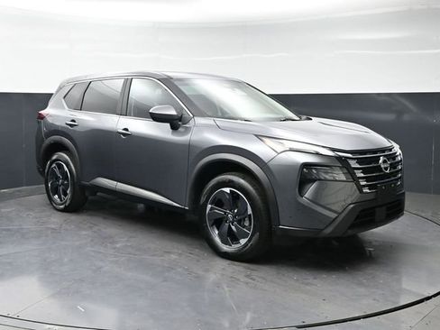 Used 2025 Nissan Rogue SV AWD/4WD image 3