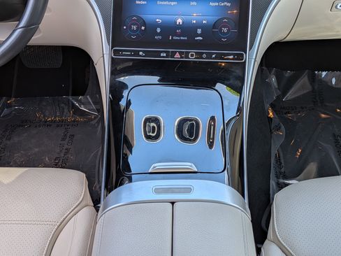 Used 2025 Mercedes-Benz C 300 Sedan image 20