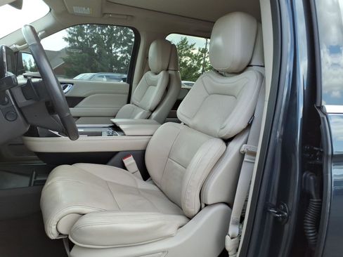Used 2021 Lincoln Navigator Reserve w/ Luxury Package AWD/4WD image 12