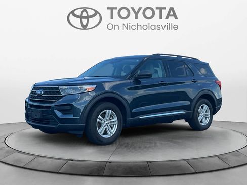 Used 2022 Ford Explorer XLT w/ Class IV Trailer Tow Package AWD/4WD image 1