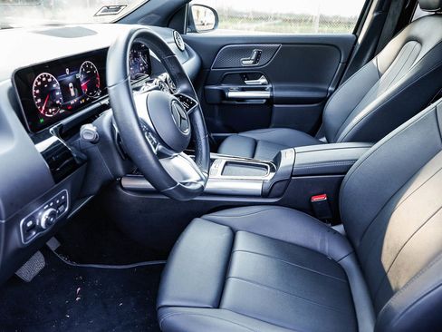 Certified 2025 Mercedes-Benz GLA 250 4MATIC image 18