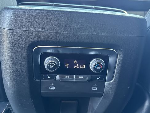 Used 2024 Chevrolet Suburban High Country image 24