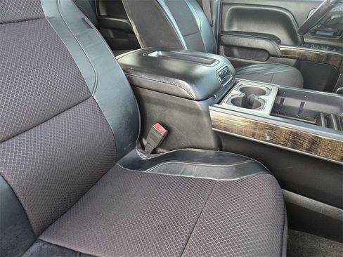 Used 2015 GMC Sierra 2500 Denali image 6