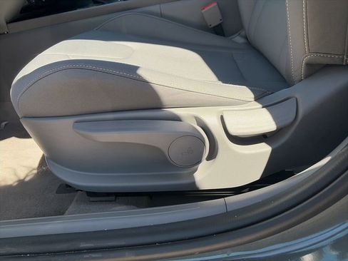 Used 2025 Hyundai Elantra Sport FWD image 8