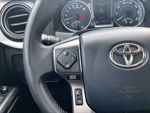Used 2017 Toyota Tacoma SR5 image 18