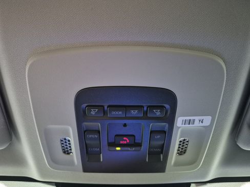 New 2026 Toyota Camry Hybrid FWD image 29