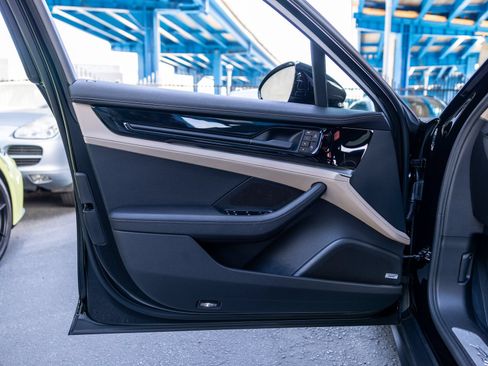 Certified 2025 Porsche Panamera image 36