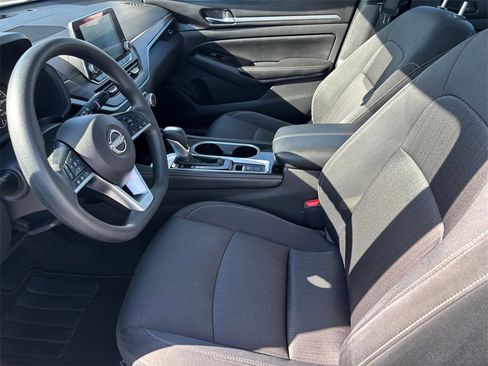 Used 2023 Nissan Altima 2.5 SV image 10