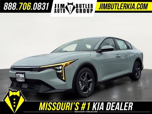 New 2026 Kia K4 LXS image 1