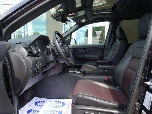 Used 2023 Honda Ridgeline Black Edition image 9