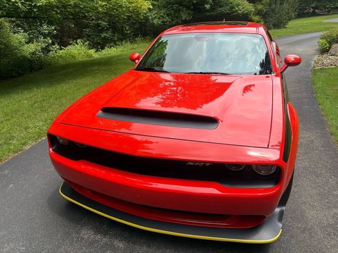 Used 2018 Dodge Challenger SRT Demon RWD image 2