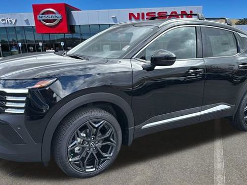 New 2026 Nissan Kicks SR w/ SR Premium Package AWD/4WD image 7