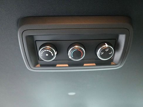 Used 2016 Dodge Grand Caravan SE image 24