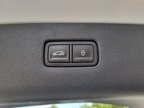 Used 2022 Genesis GV80 2.5T w/ Advanced Package 03 RWD image 12