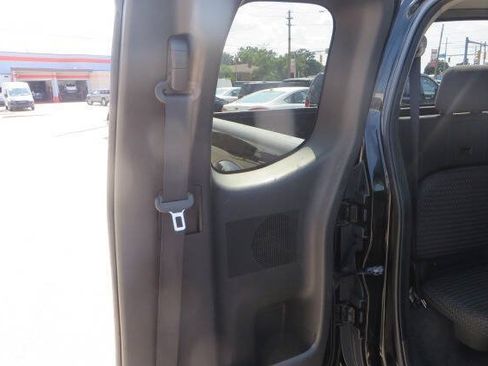 Used 2010 Nissan Frontier SE w/ SE Value Truck Pkg AWD/4WD image 9