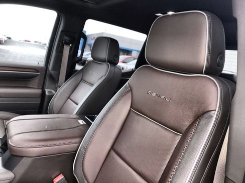Used 2026 GMC Sierra 1500 Denali AWD/4WD image 11