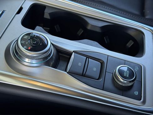 Used 2022 Ford Explorer XLT w/ Equipment Group 202A image 20