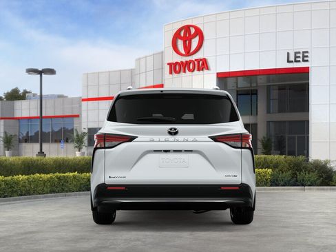 New 2026 Toyota Sienna Limited AWD/4WD image 8