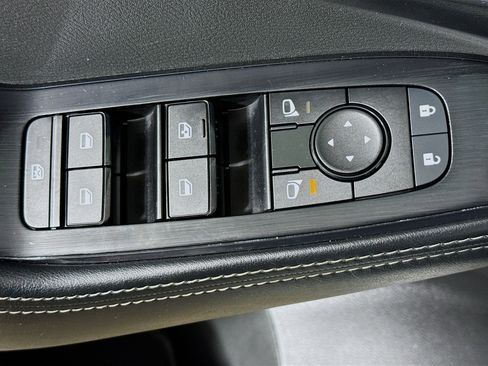 Used 2024 Nissan Rogue SV FWD image 20