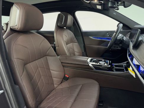 Used 2024 BMW i7 eDrive50 w/ M Sport Package image 46