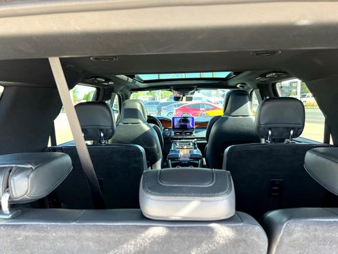 Used 2018 Lincoln Navigator Reserve w/ Technology Package image 6