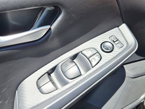Used 2025 Nissan Sentra SV FWD image 31