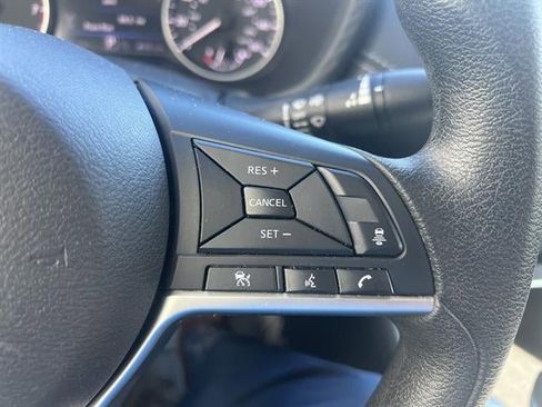 Used 2024 Nissan Sentra SV FWD image 18