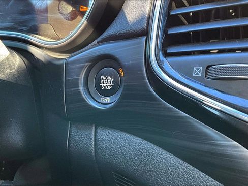 Used 2019 Jeep Grand Cherokee Laredo image 28