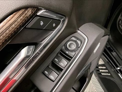Used 2026 Chevrolet Silverado 1500 LT Trail Boss w/ LT Trail Boss Premium Package AWD/4WD image 32