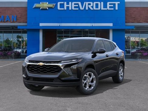 New 2026 Chevrolet Trax LS w/ LS Convenience Package FWD image 6